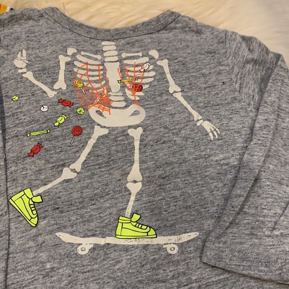 Carter’s and Joe Fresh Long-Sleeve Shirts in Stripes and Gray Halloween Size 2T - Picture 2 of 8